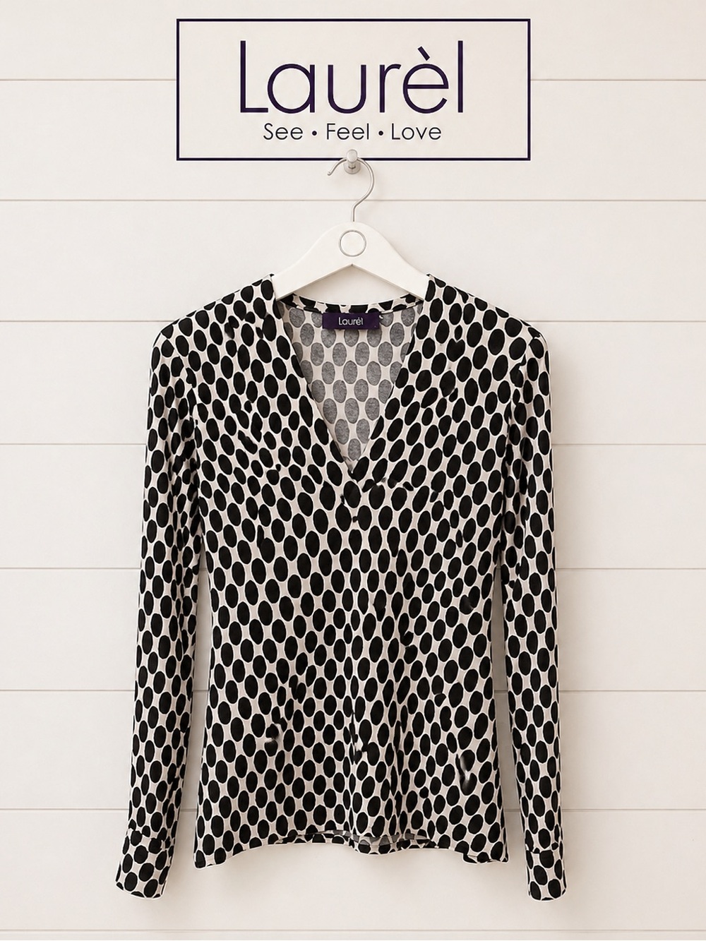 LAURÈL Black and White Patterned V-Neck Top – Size CAN 12